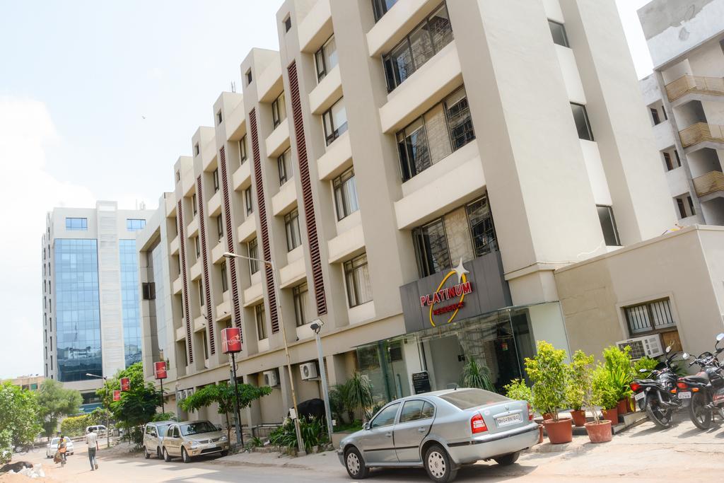Hotel Platinum Residency Ahmedabad Exterior foto