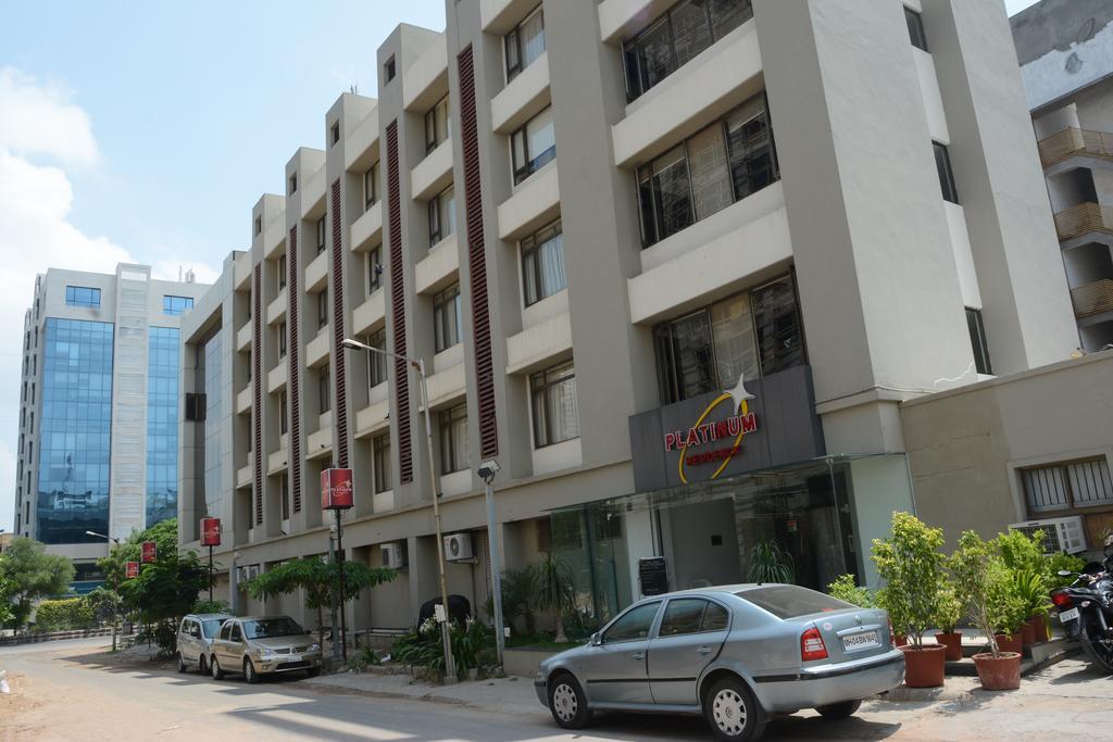 Hotel Platinum Residency Ahmedabad Exterior foto