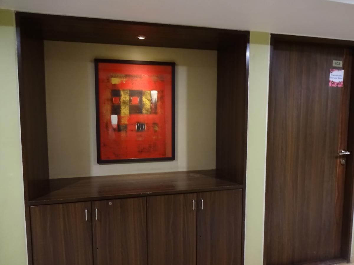 Hotel Platinum Residency Ahmedabad Exterior foto