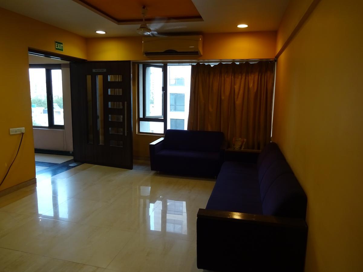 Hotel Platinum Residency Ahmedabad Exterior foto