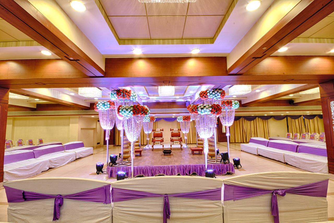 Hotel Platinum Residency Ahmedabad Exterior foto